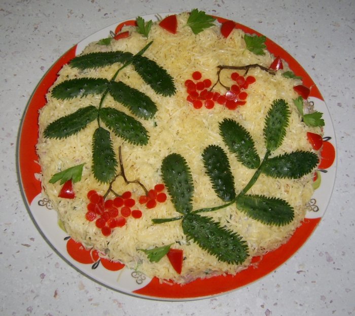 Красивое украшение салатов