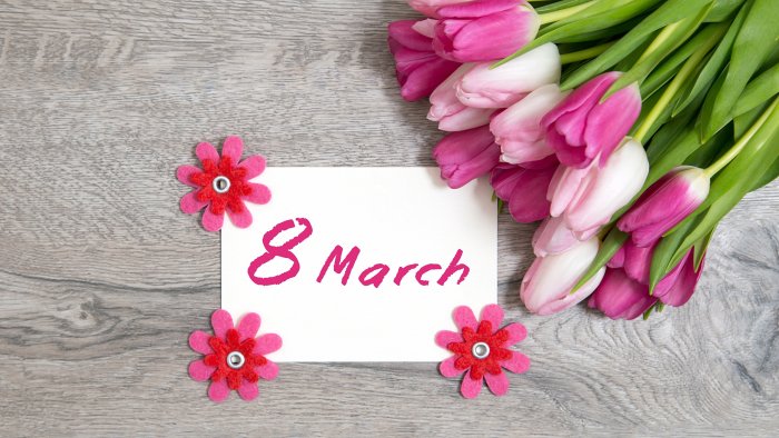 С весенним праздником 8 марта