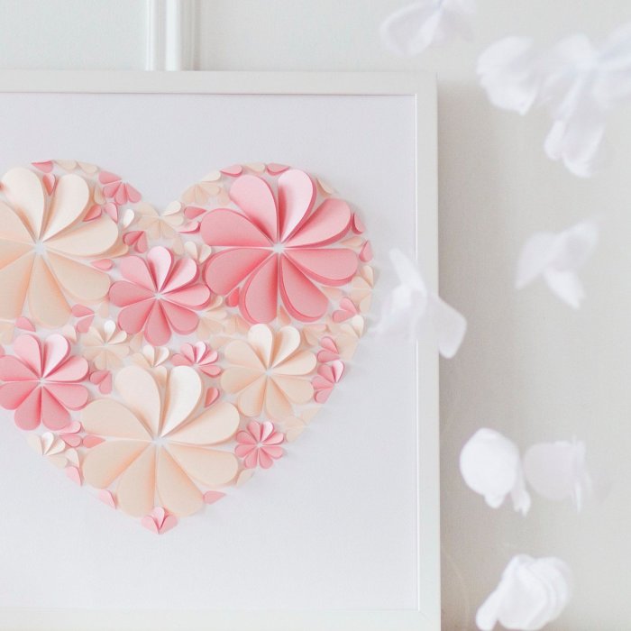 Панно из сердечек