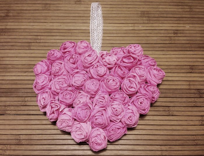 Объемные сердечки из салфеток