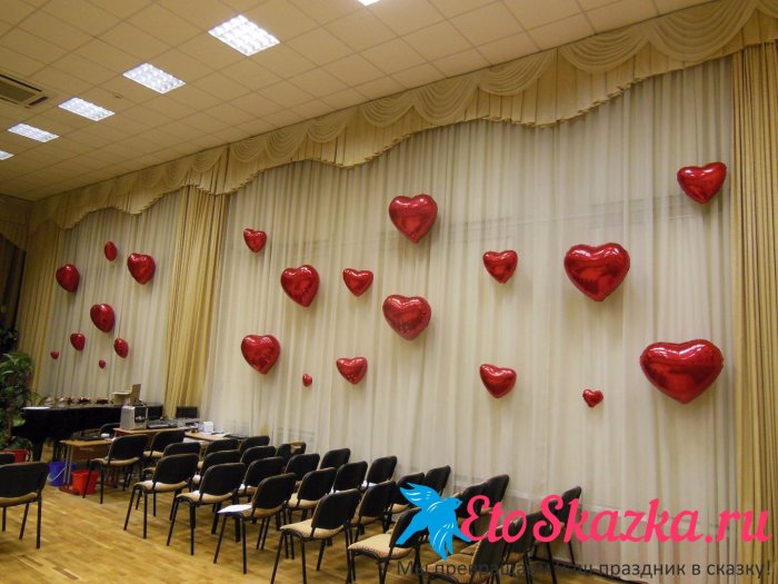 Украшение актового зала ко Дню матери