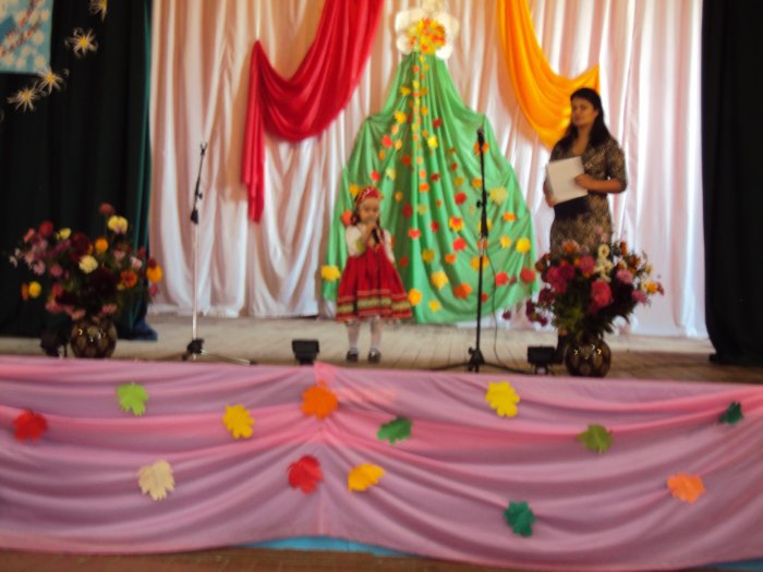 Украшение зала ко Дню пожилого человека