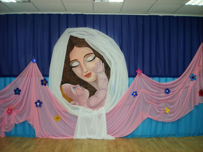 Украшение зала ко Дню матери