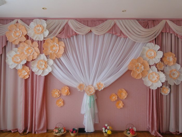 Украшение зала ко Дню матери