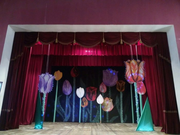 Красивое украшение сцены