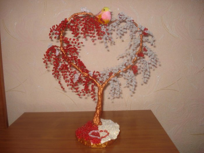 Любовное дерево из бисера