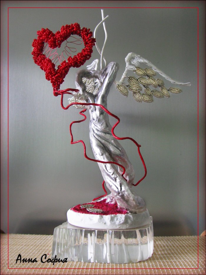 Свадебное дерево из бисера в виде сердца