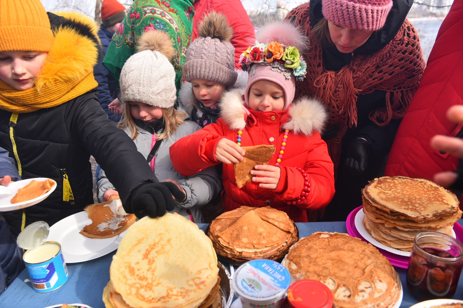 Масленица перед. Масленица перед. Масленица. Meslenitsa. Масленица самовар.