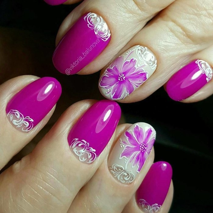 Красивый маникюр с цветами