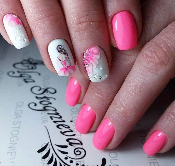 Коралловый маникюр с наклейками