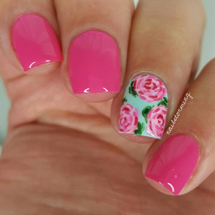 Маникюр розовый с цветочками