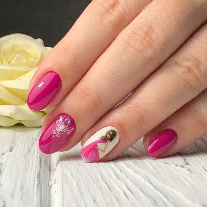 Маникюр фуксия