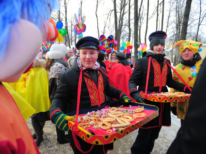 Атрибуты для игр на Масленицу