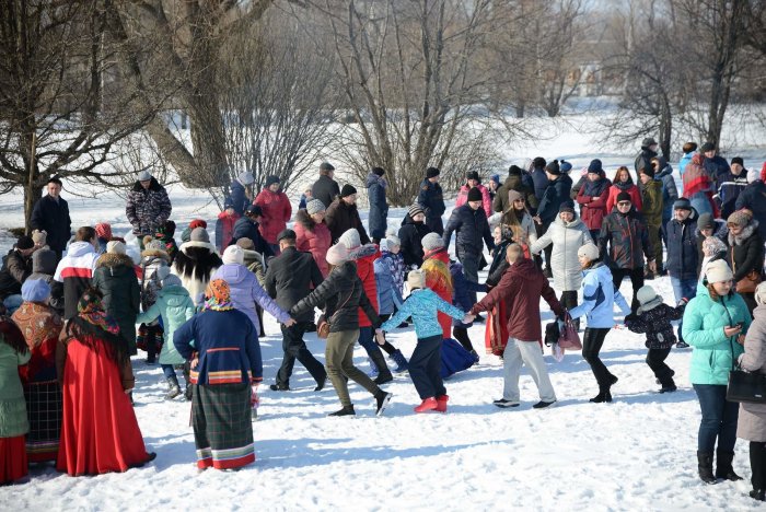 Русские народные гуляния зимой (65 фото)