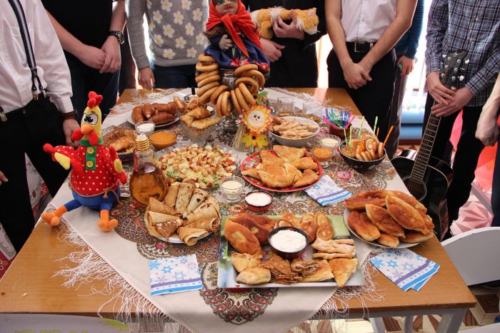 Украшение на Масленицу для улицы