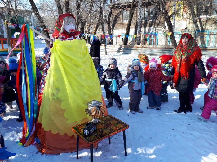 Декорации на Масленицу