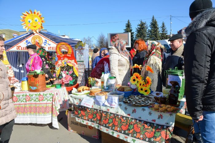 Украшение стола на Масленицу