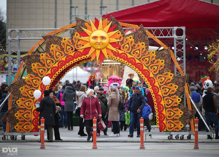 Украшение на Масленицу для улицы