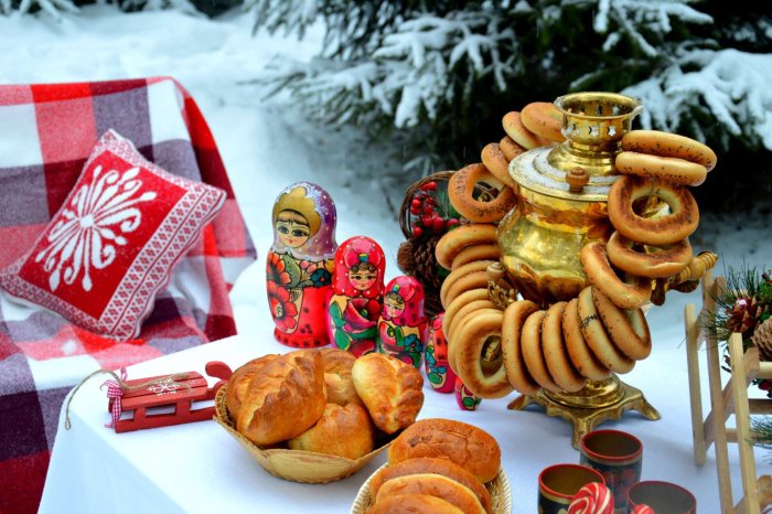 Украшение на Масленицу для улицы