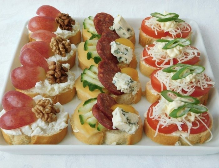 Канапе Мухоморчики с черри