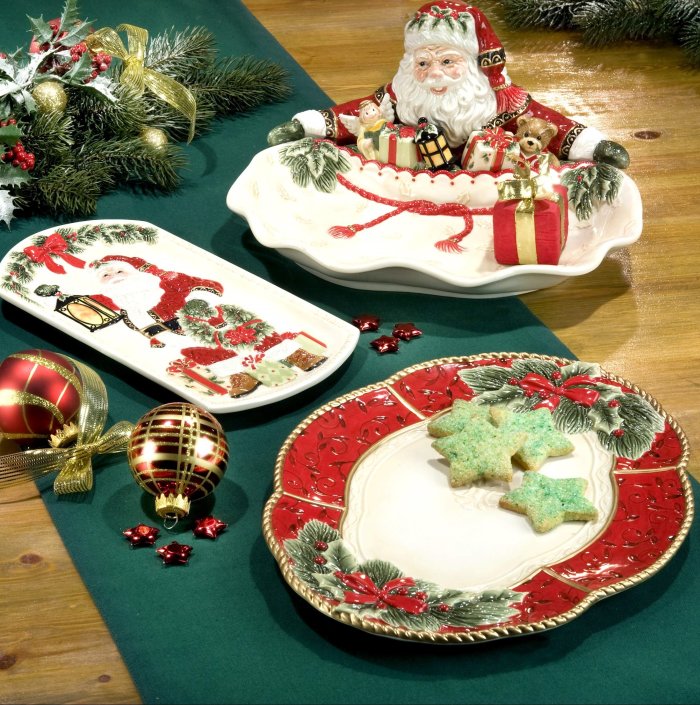 Сервировка стола с красными бокалами