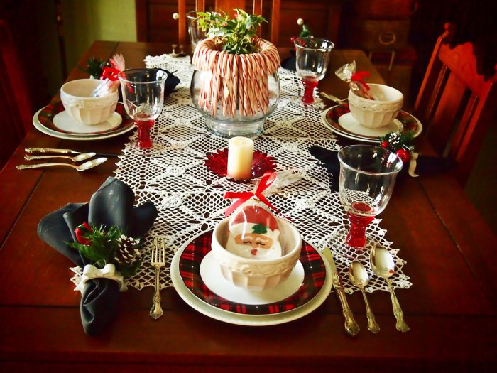 Сервировка стола с хрусталем