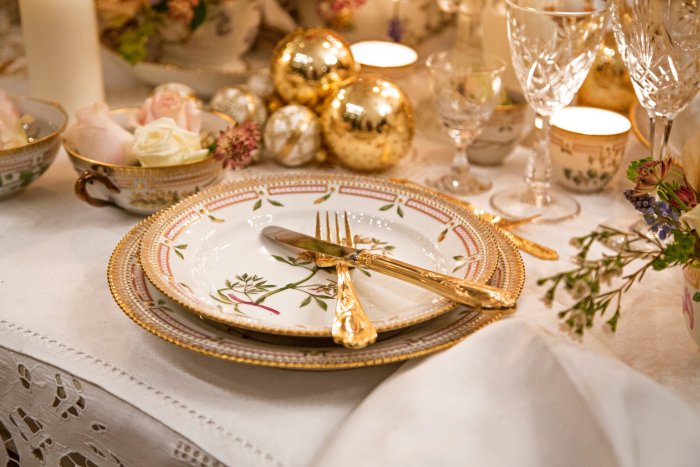 Красивая посуда для сервировки праздничного стола