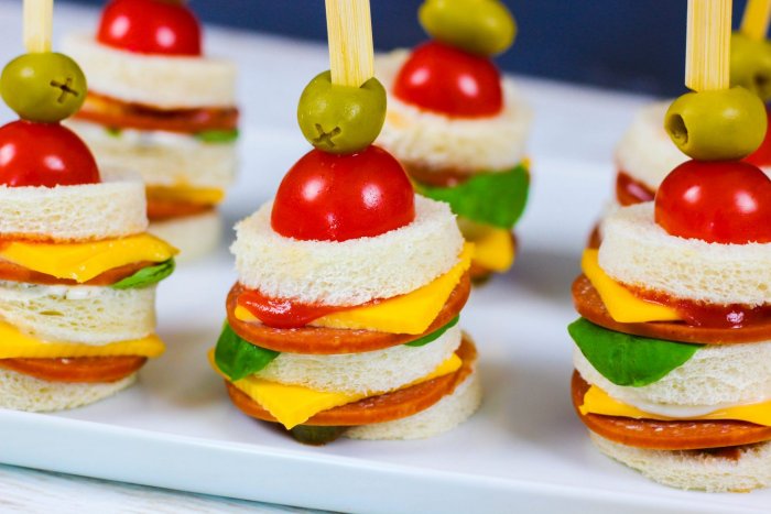 Канапе с мясным паштетом