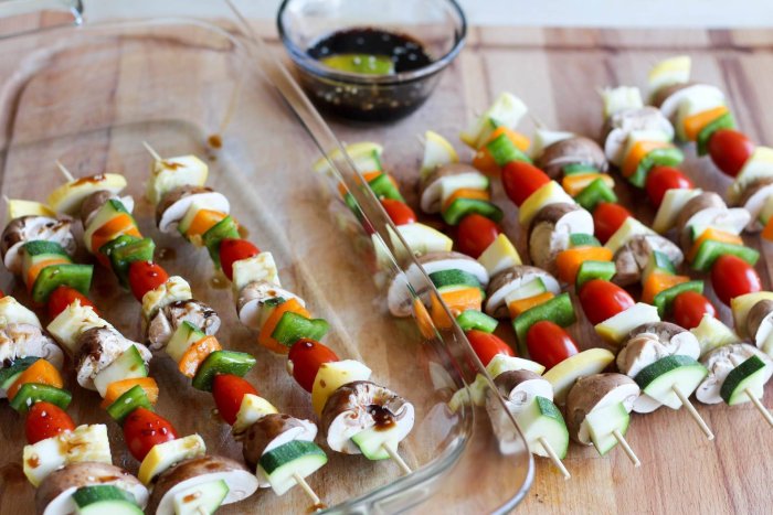 Ежик канапе из фруктов