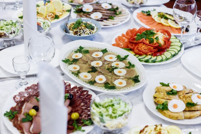 Украсить стол на природе