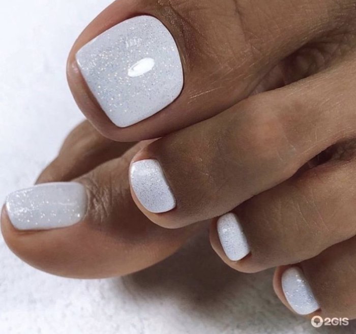 Модный педикюр