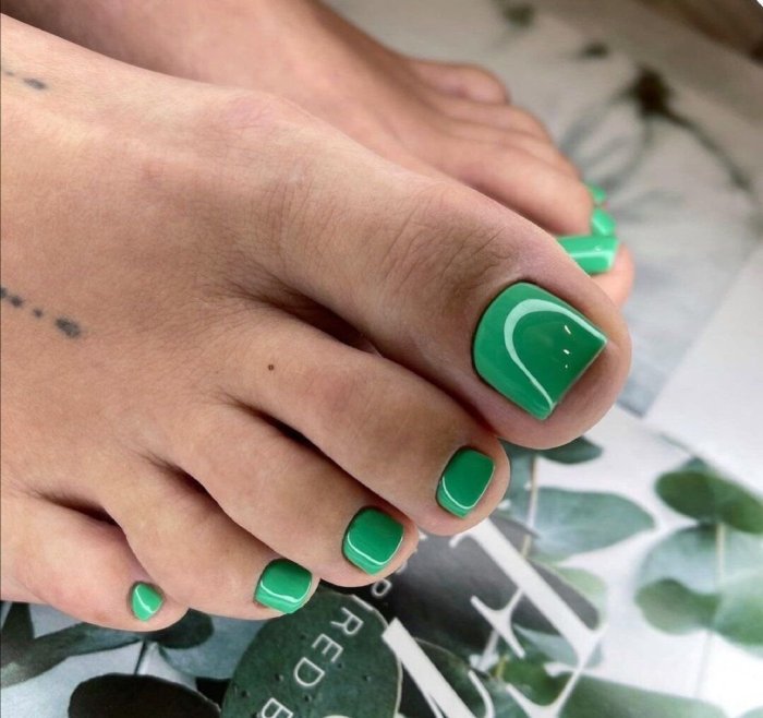 Стильный педикюр