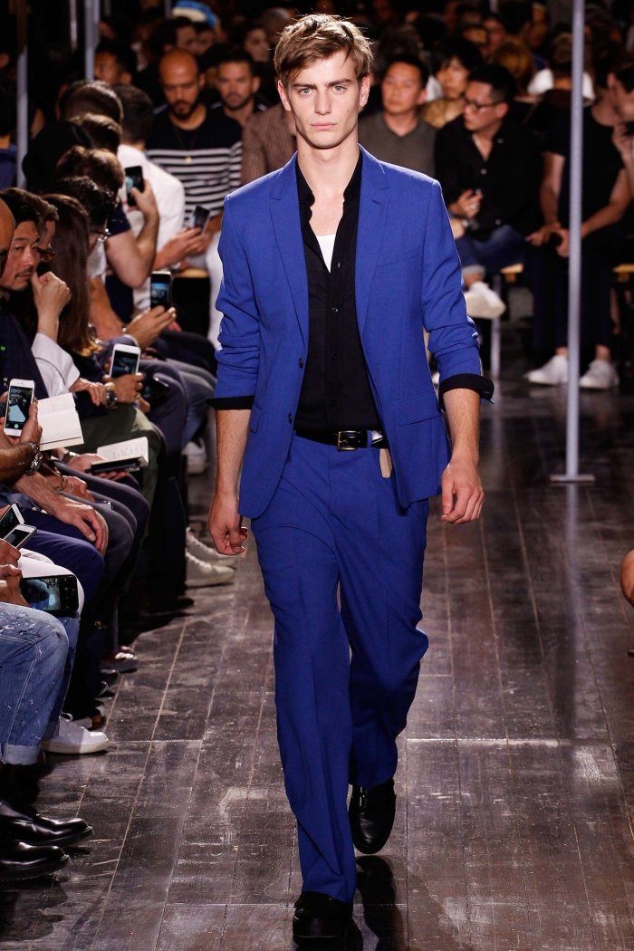 Современный мужской костюм