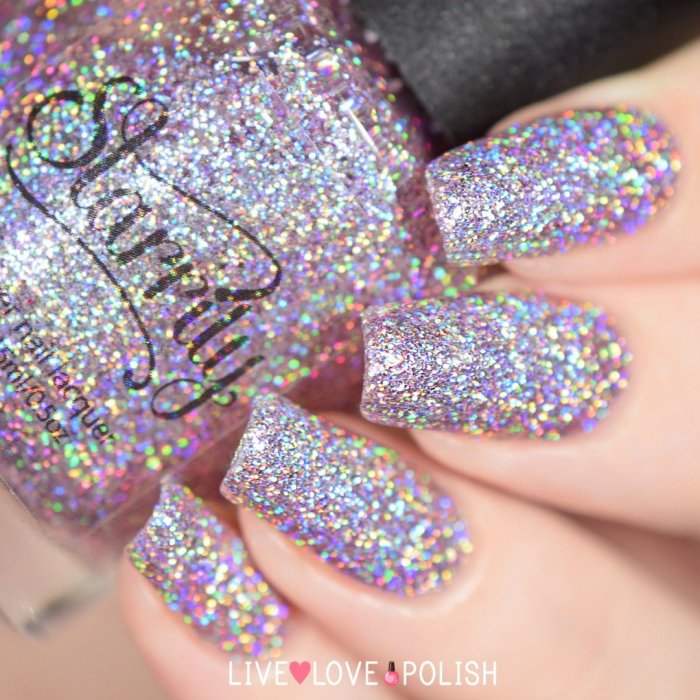 Яркие блестящие ногти