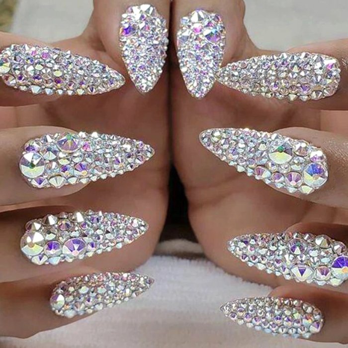 Маникюр с блестками