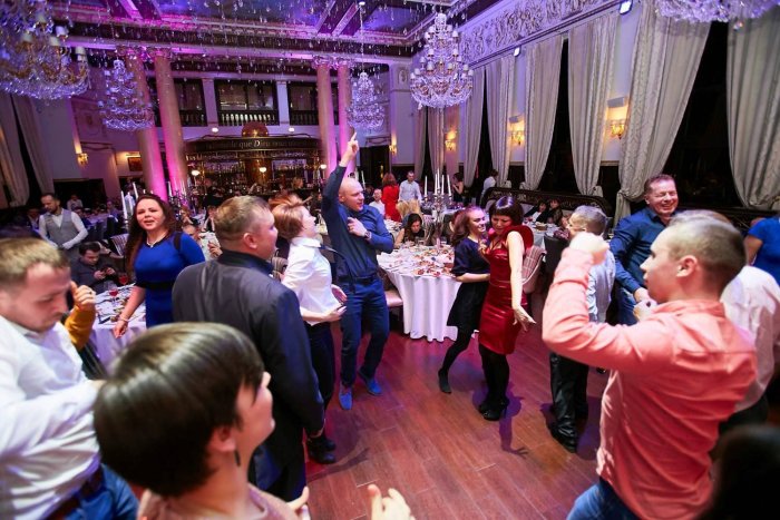 Корпоратив на новый год в ресторане