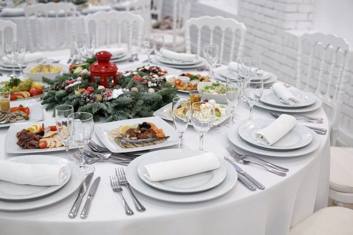 Сервировка банкетного стола