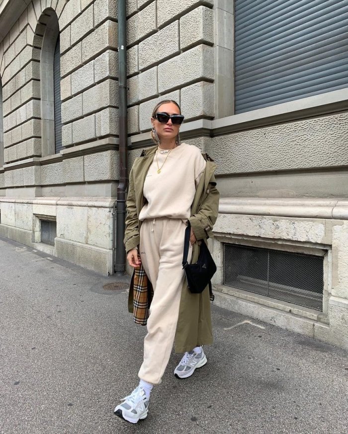 Спортивный Шик в одежде женщин фото