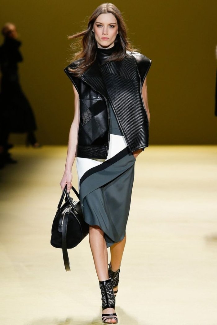 Модный кожаный жилет