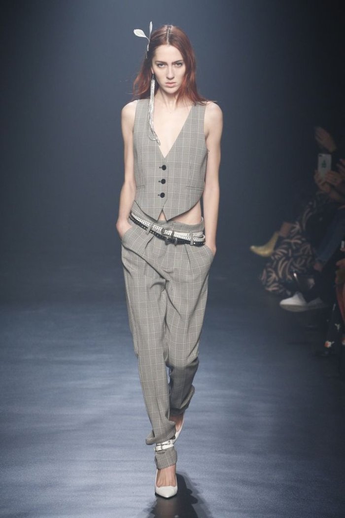 Жилет показ мод