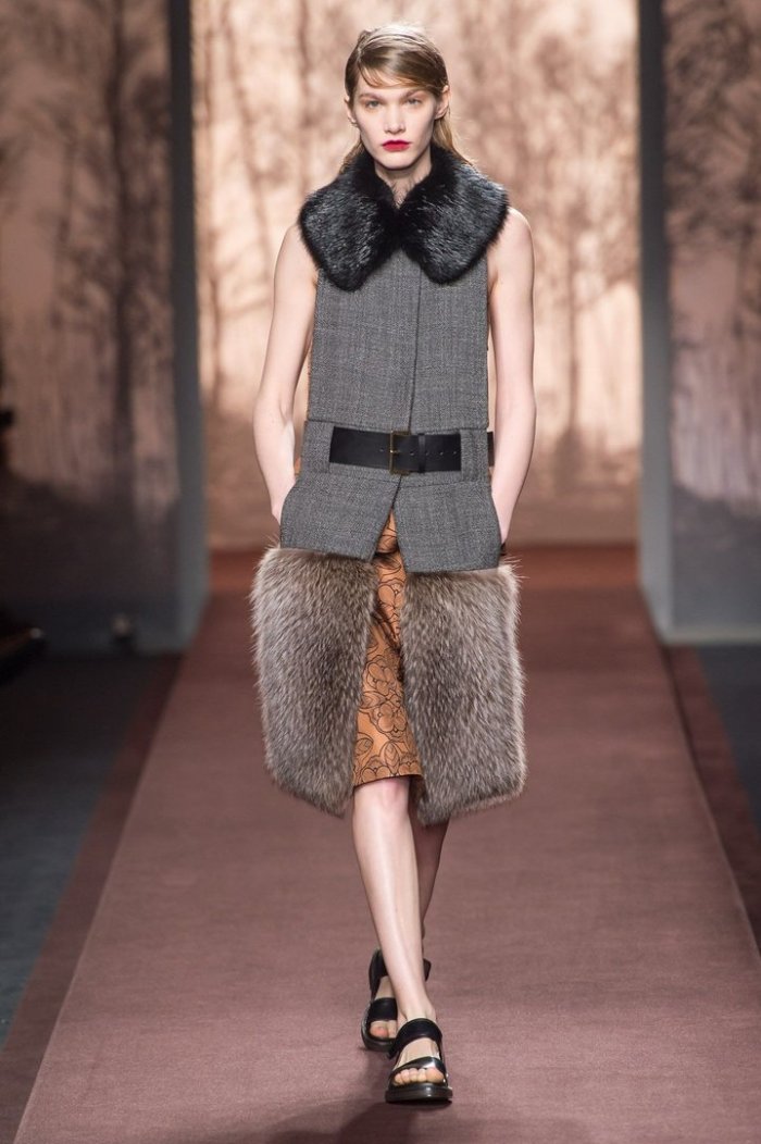 Пальто с меховым жилетом