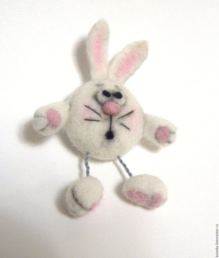 Валяная брошь заяц