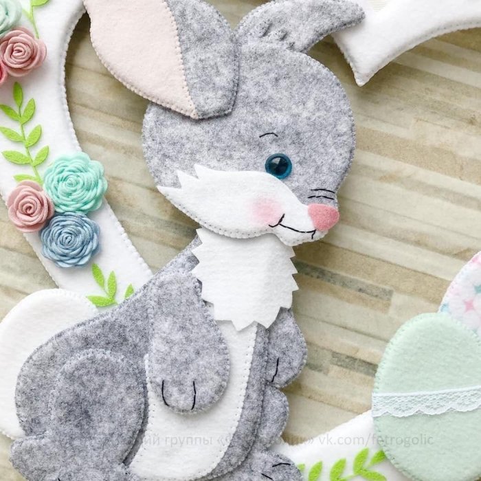 Зайчик из фетра