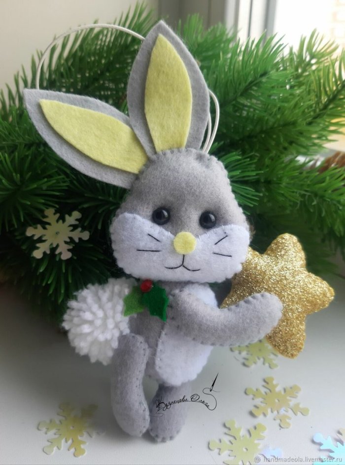 Зайка из фетра
