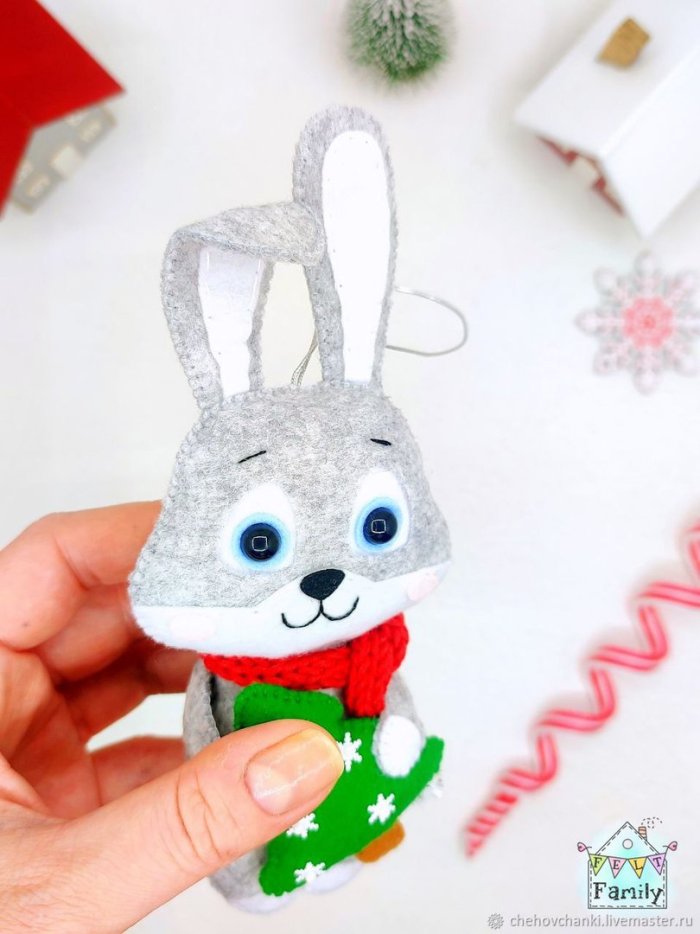 Пасхальный кролик из фетра
