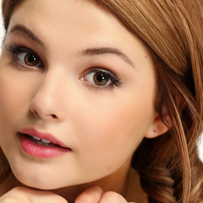 Актрисы шатенки с карими глазами