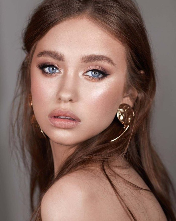 Красивый нюдовый макияж