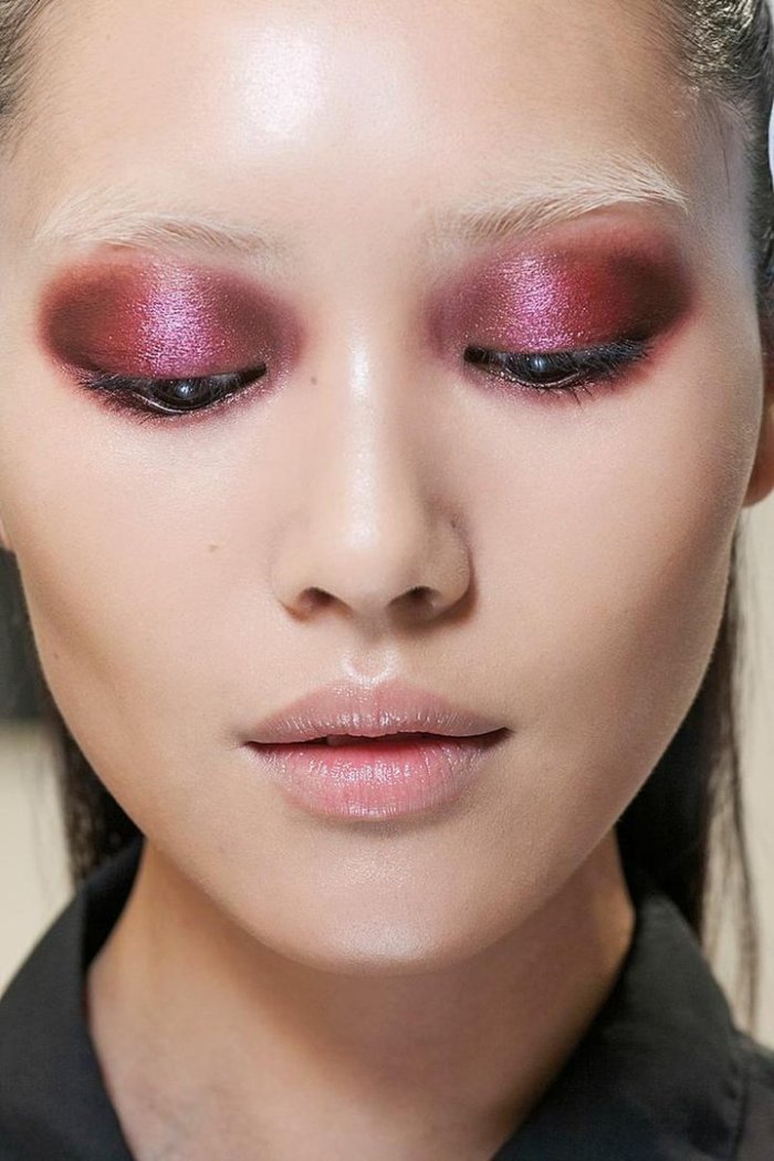 Сливовые тени