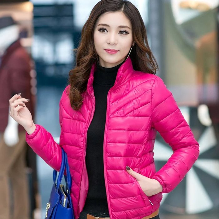 Яркие куртки женские