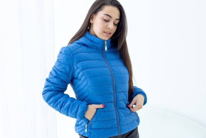 Куртка желтая женская Весенняя с капюшоном